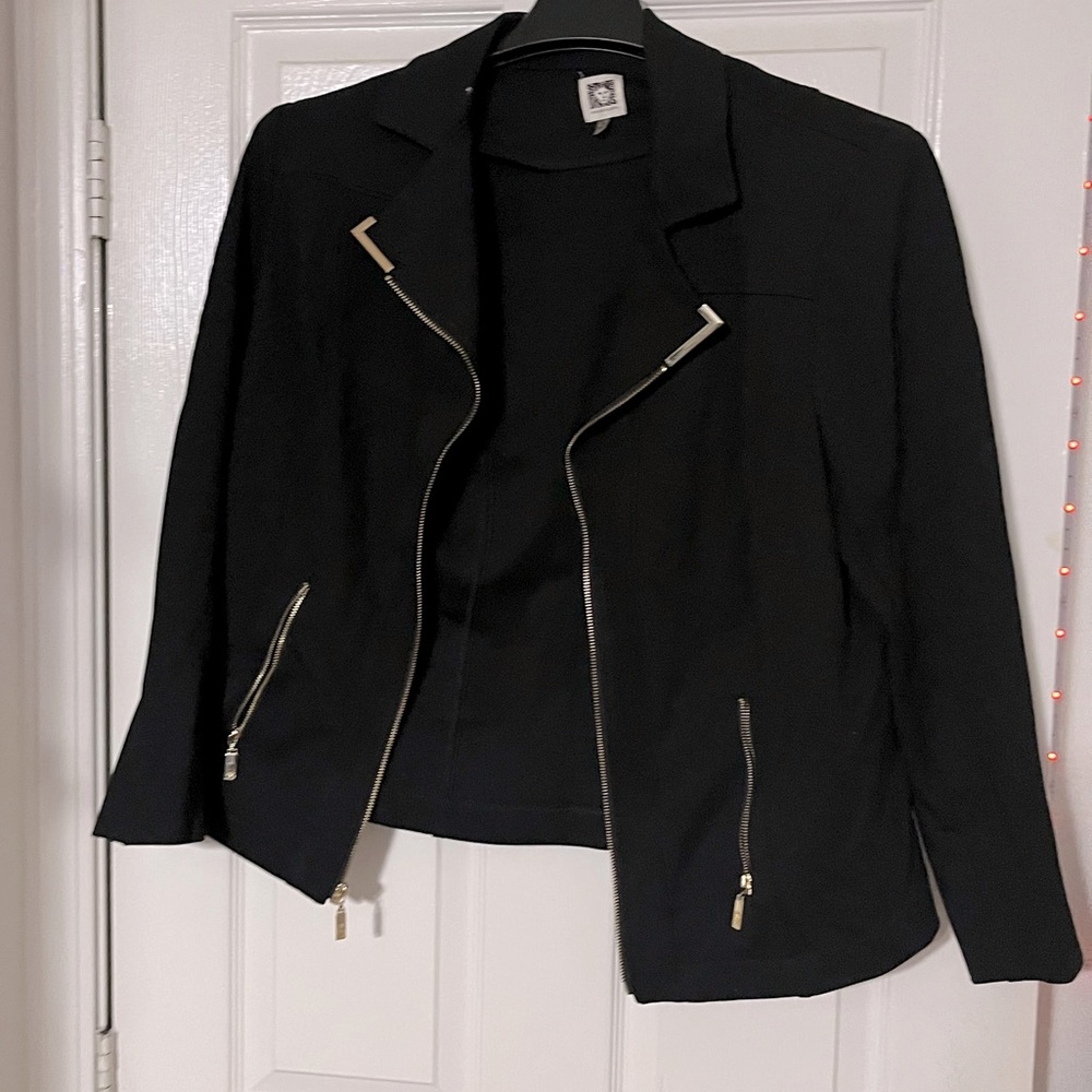 Anne Klein, size 1X, black, gold zipper.